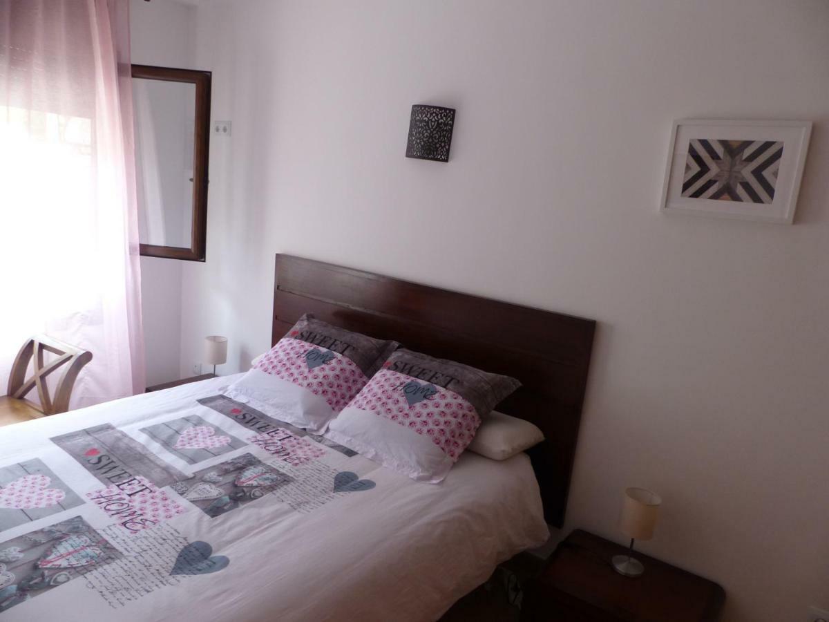 Valls D'aneu Appartement *